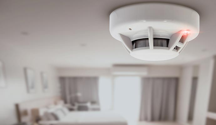 Carbon monoxide detector device installed on ceiling