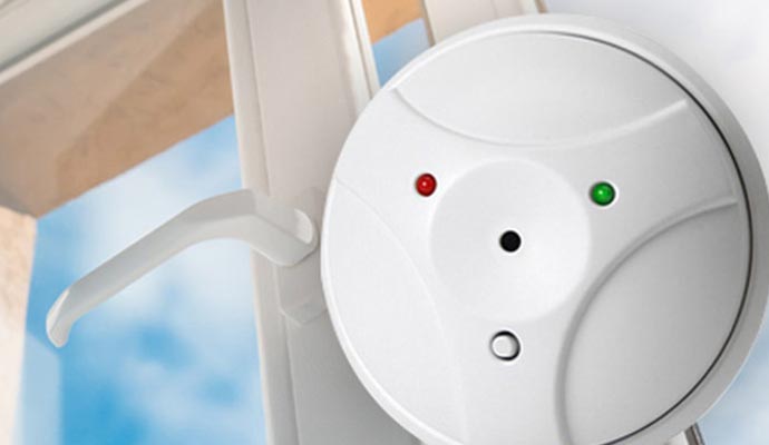 Glass break detecting device