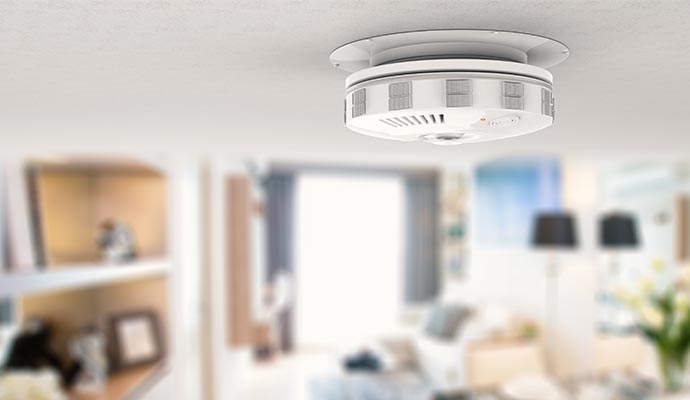 smoke detector on ceiling