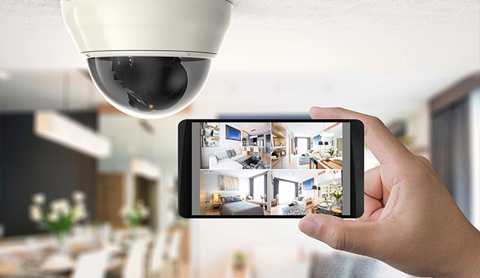 security camera controlled by smartphone