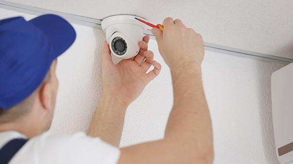technician installing panoramic camera